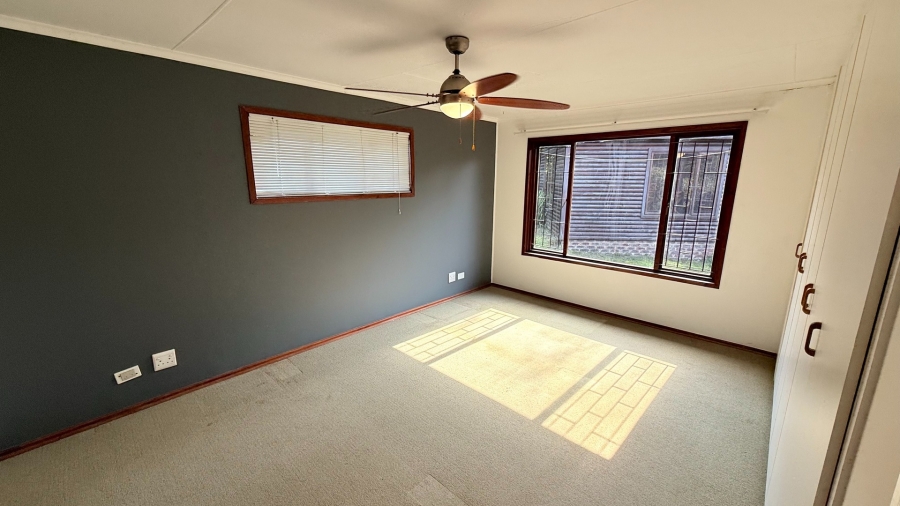 To Let 3 Bedroom Property for Rent in Hunters Home Western Cape